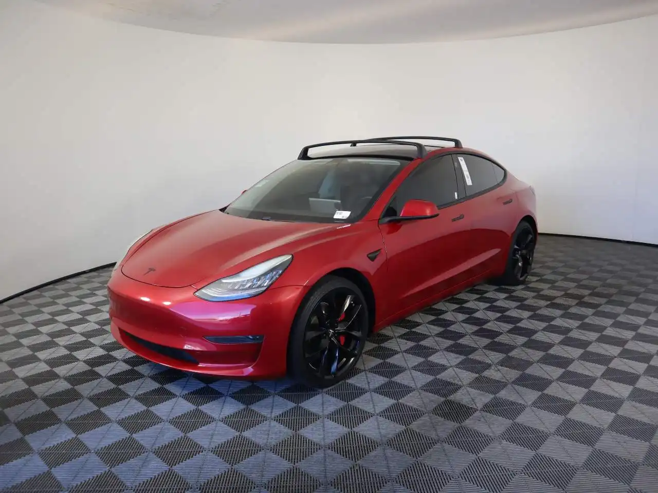 2020 Tesla Model 3 Standard Range Plus's photo