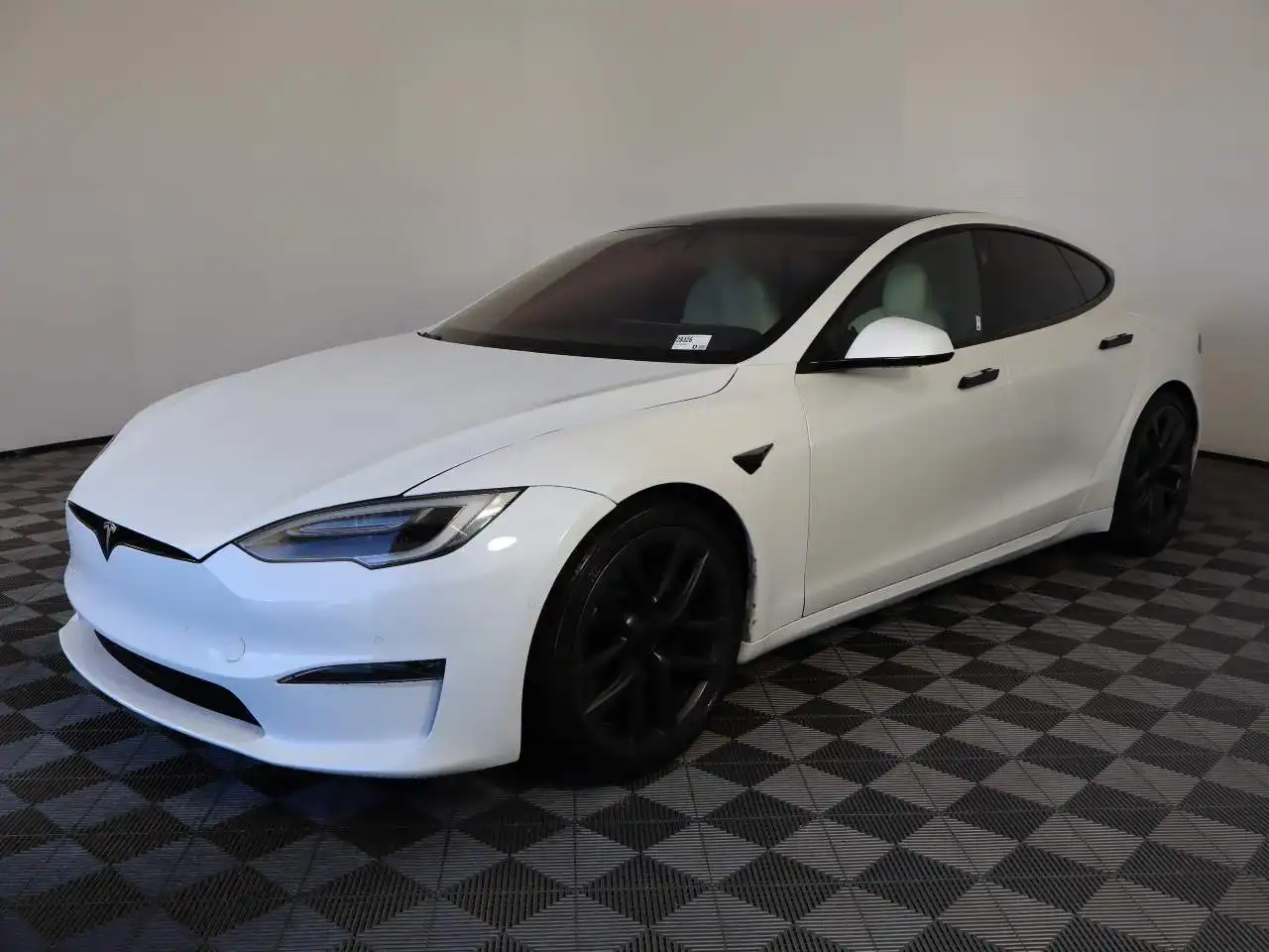2022 Tesla Model S Base's photo