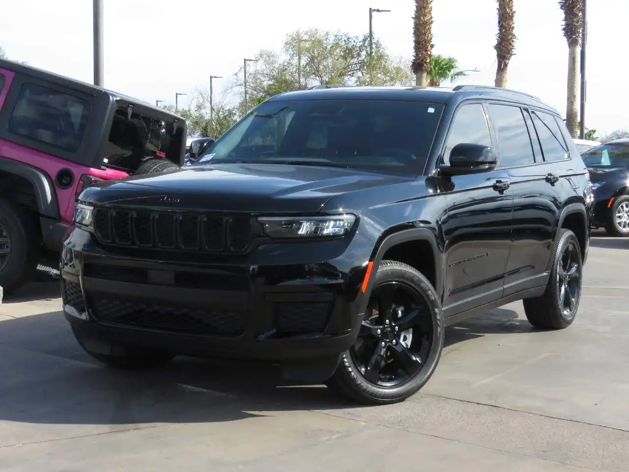 2023 Jeep Grand Cherokee L Altitude 4x4's photo