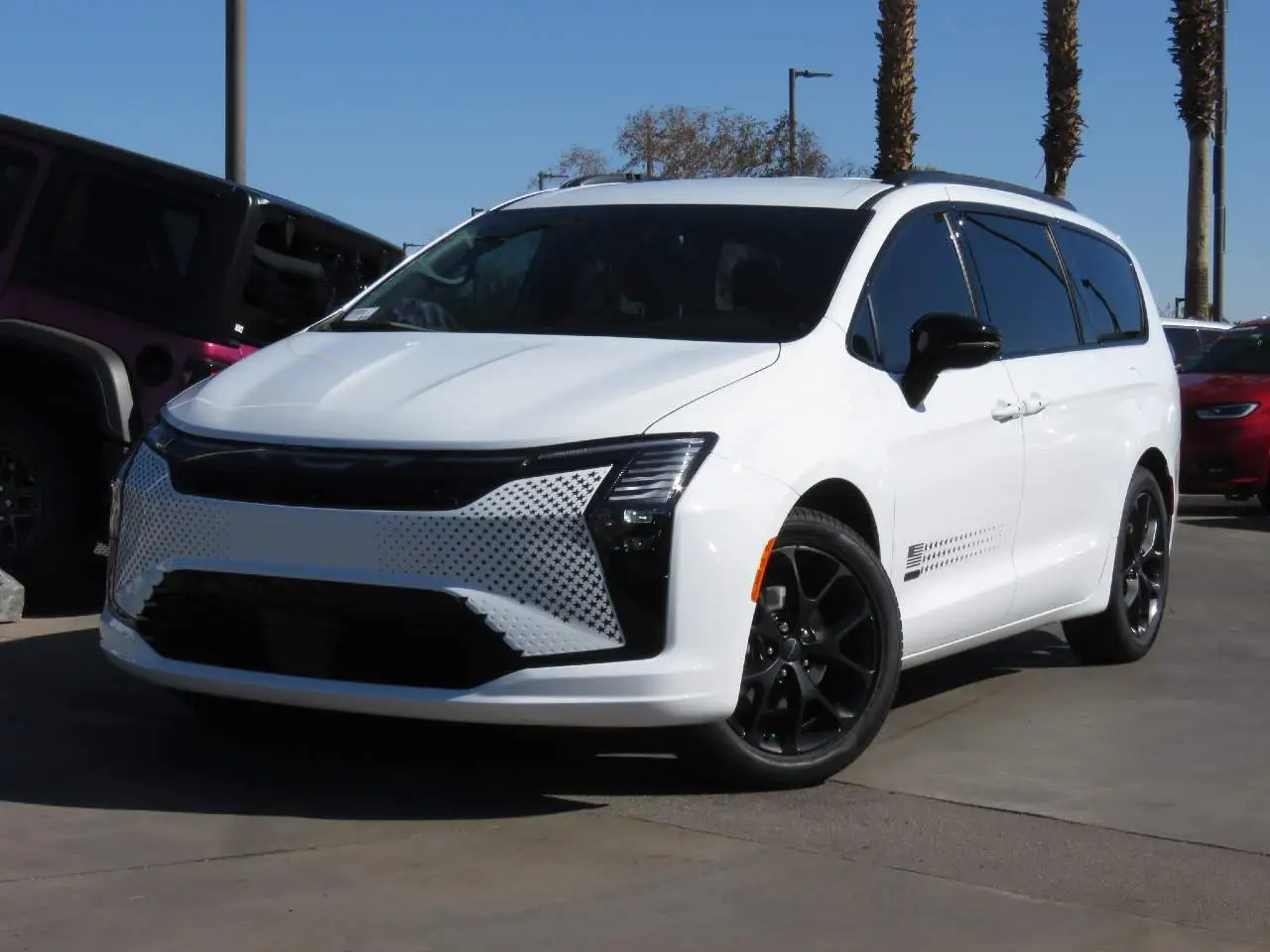 2027 Chrysler Pacifica Select photo 1