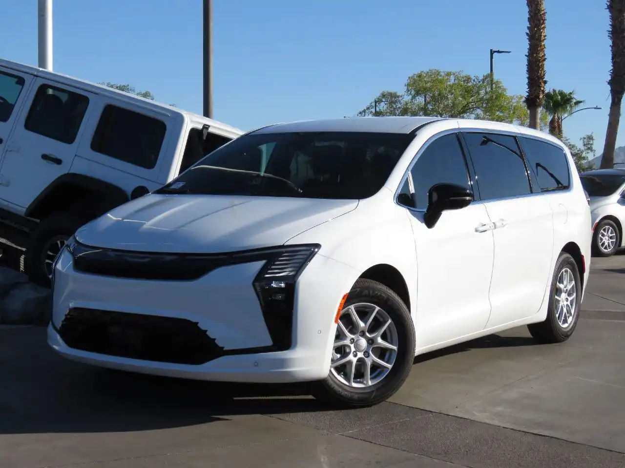 2027 Chrysler Pacifica Select's photo