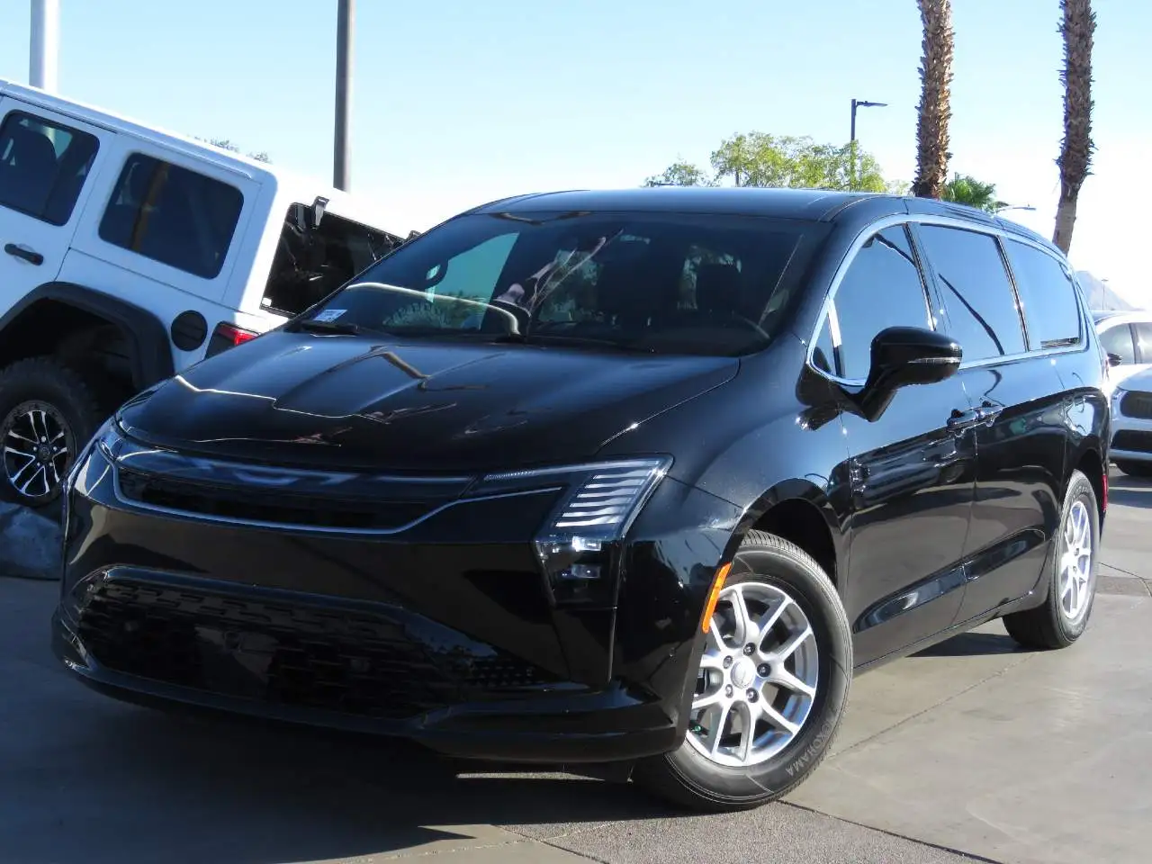 2027 Chrysler Pacifica Select's photo