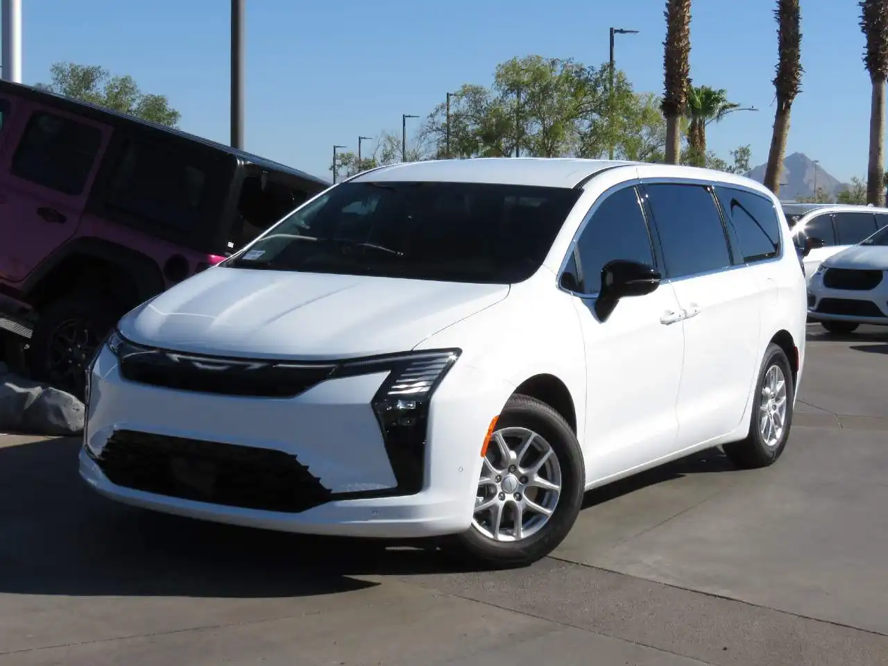 2027 Chrysler Pacifica Select's photo