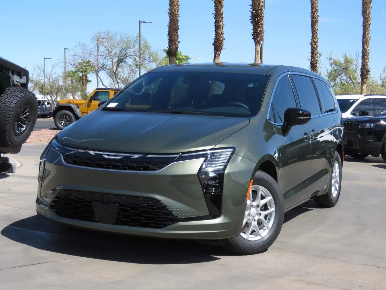 2027 Chrysler Pacifica Select photo 1