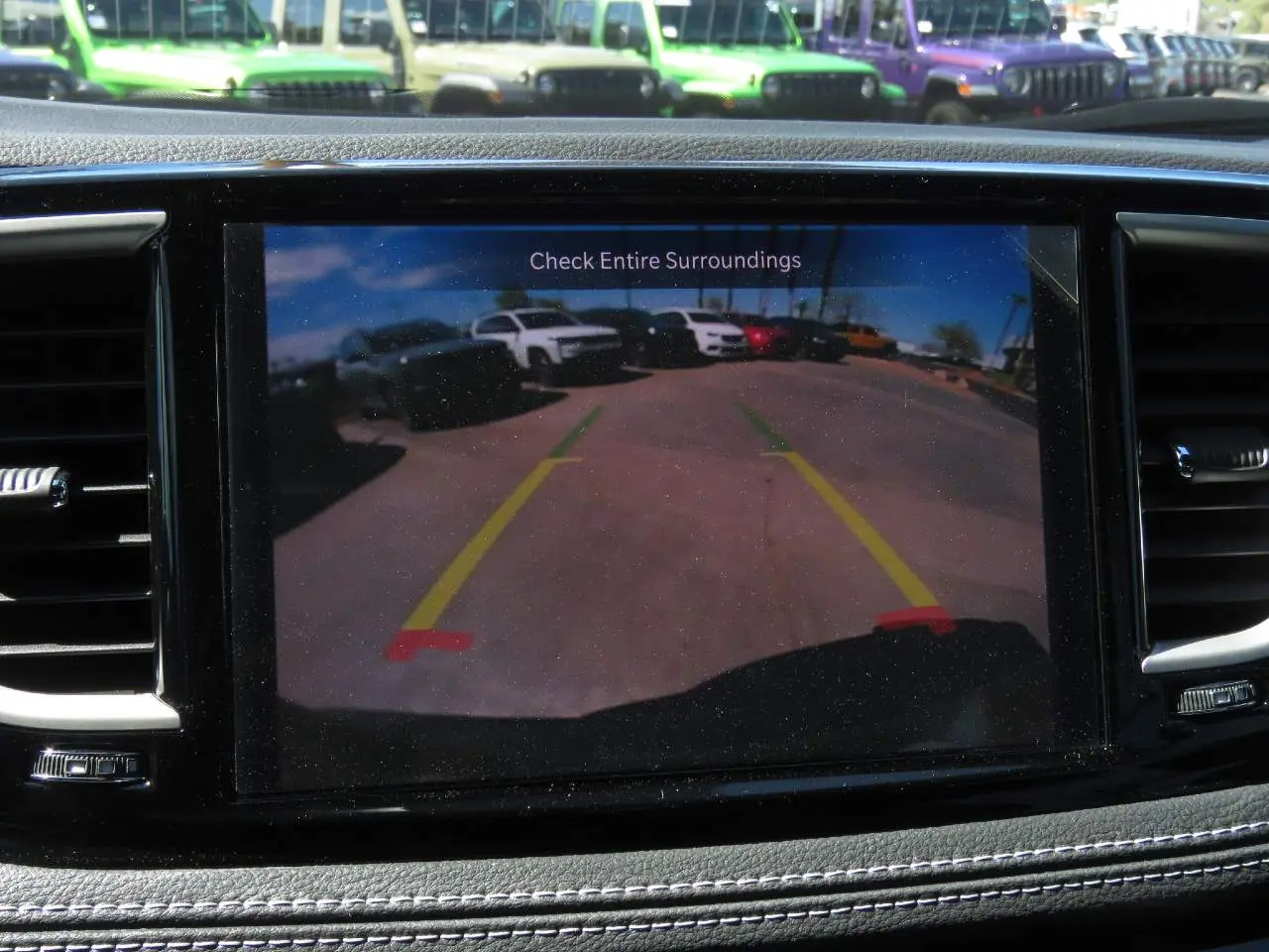 2027 Chrysler Pacifica Select photo 3