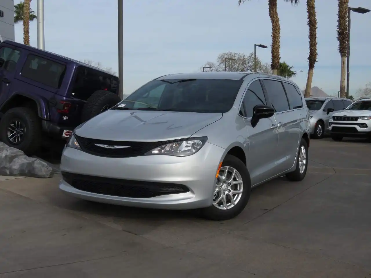 2026 Chrysler Voyager LX's photo