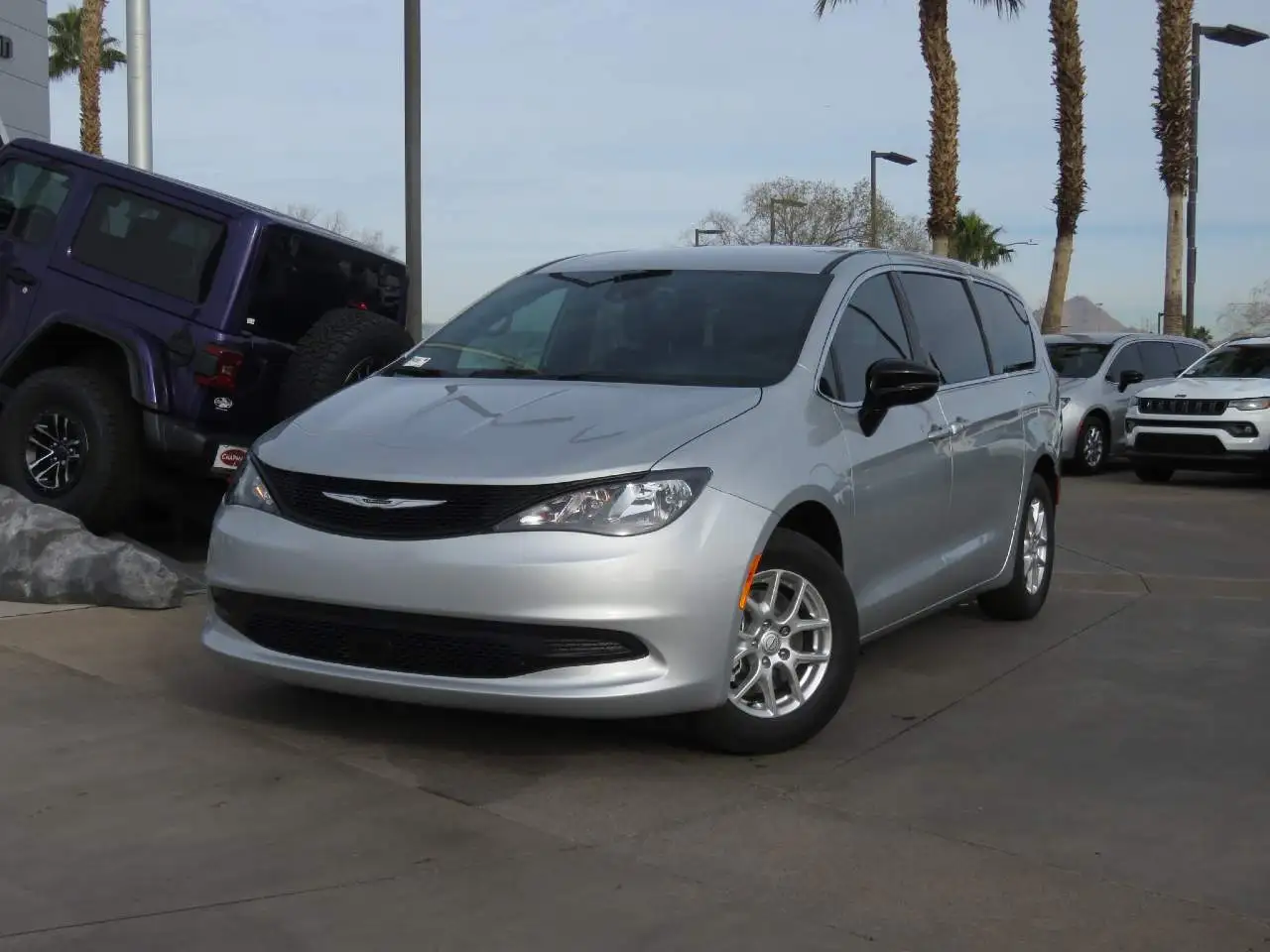2026 Chrysler Voyager LX's photo