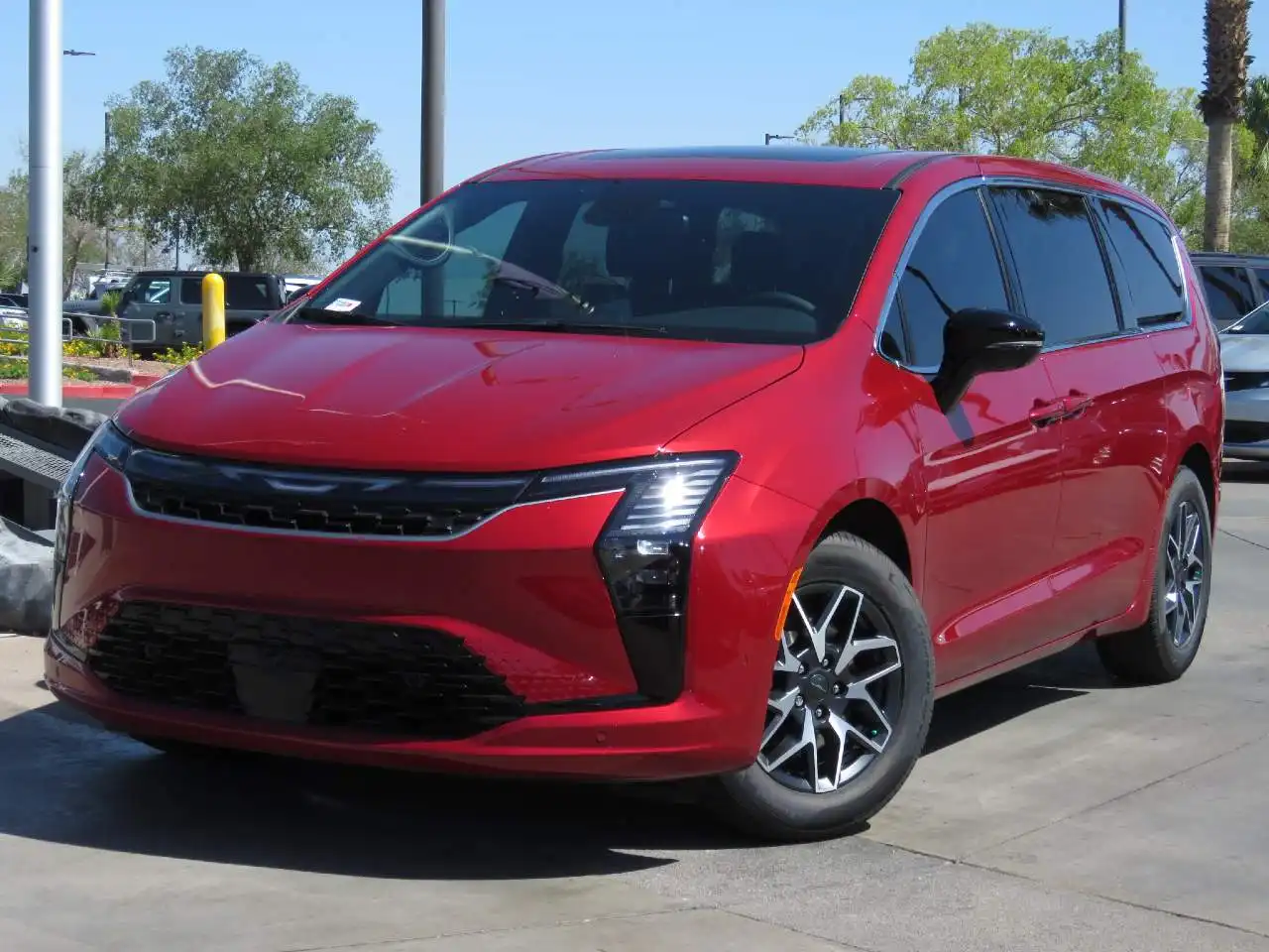 2027 Chrysler Pacifica Limited's photo