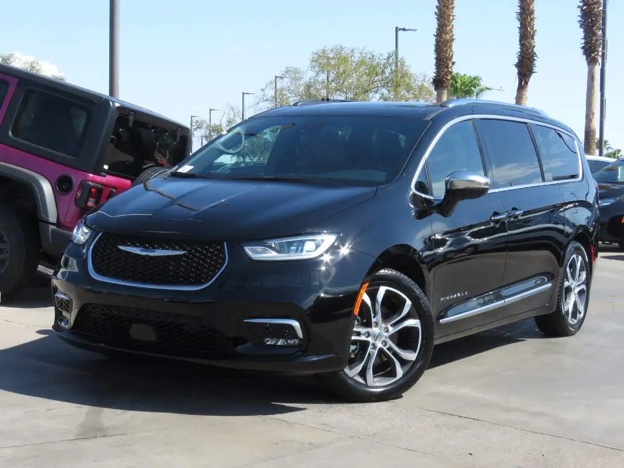 2024 Chrysler Pacifica Pinnacle's photo