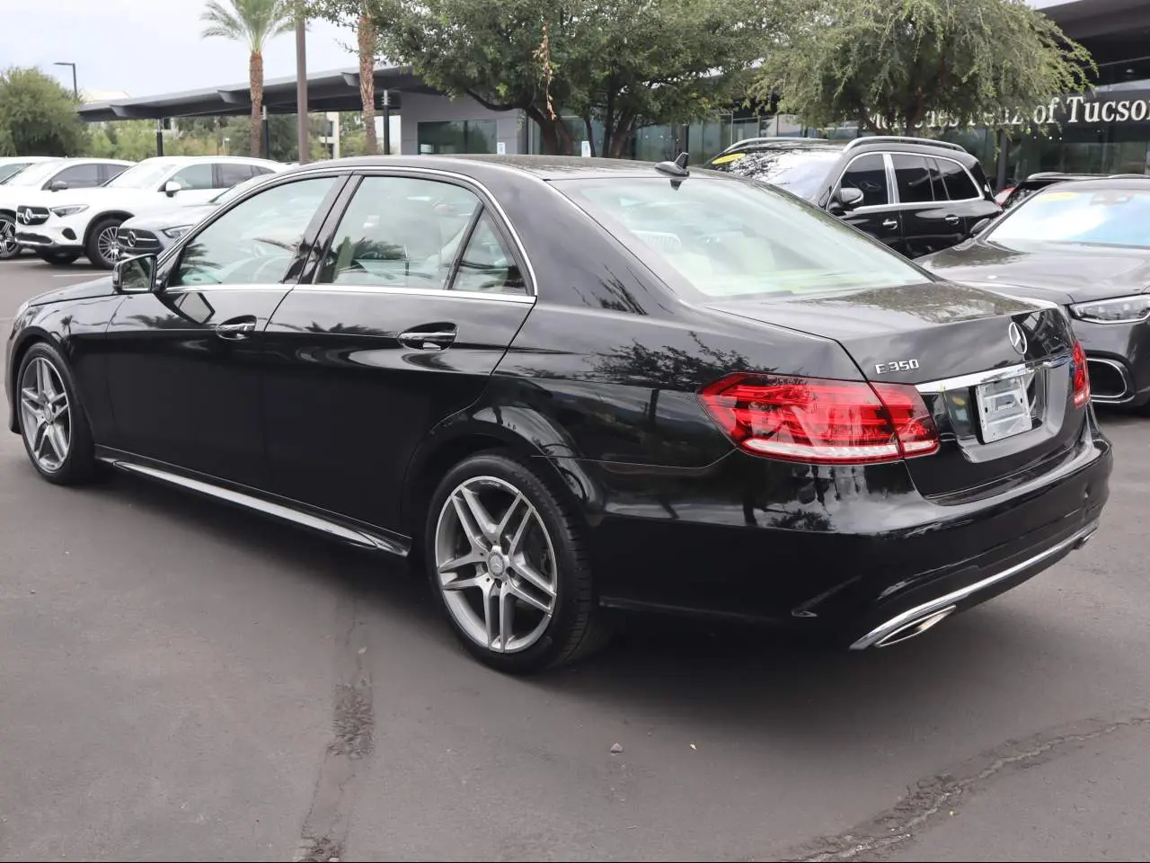 2016 Mercedes-Benz E-Class E350 Luxury photo 5