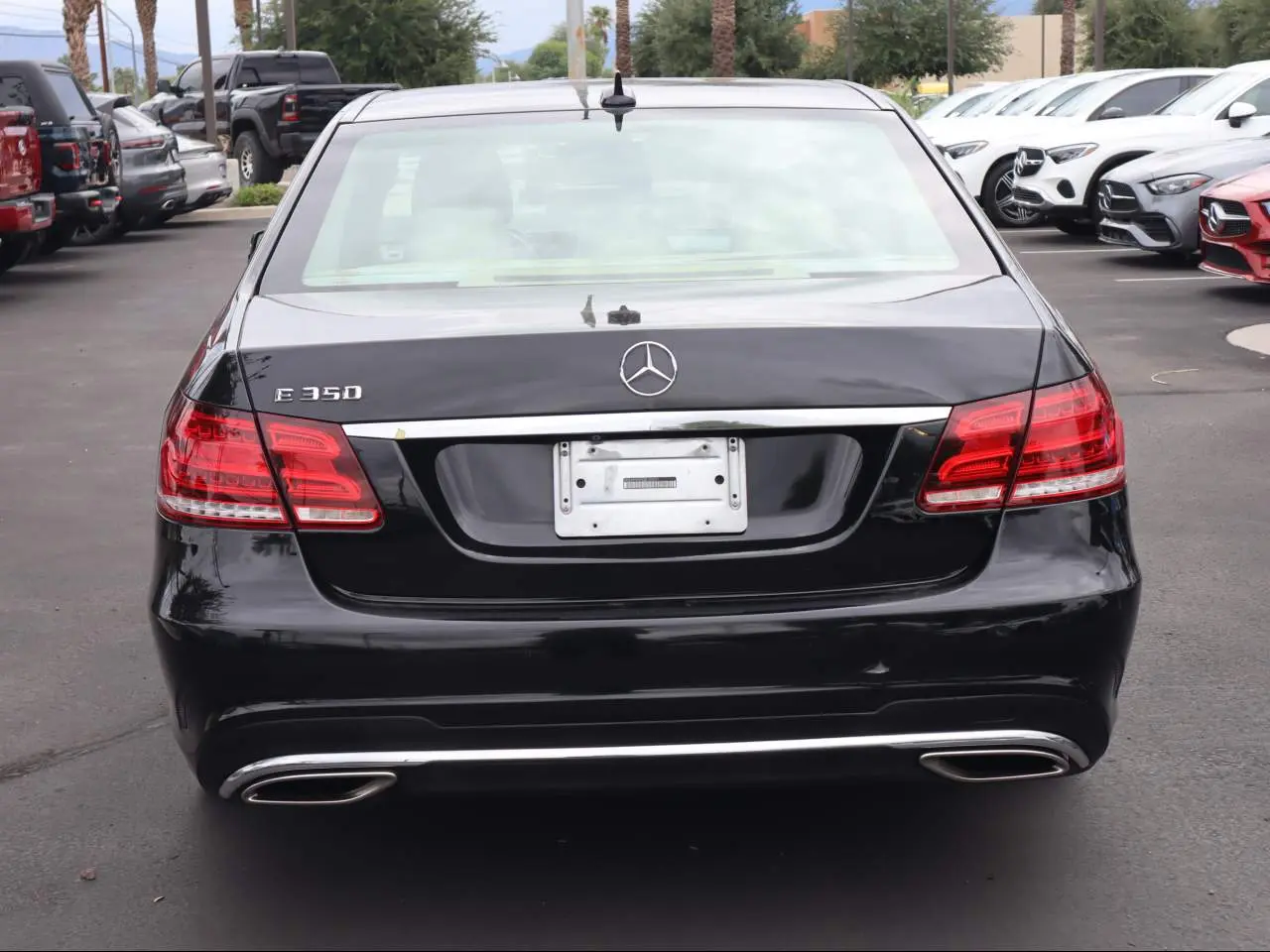 2016 Mercedes-Benz E-Class E350 Luxury photo 4