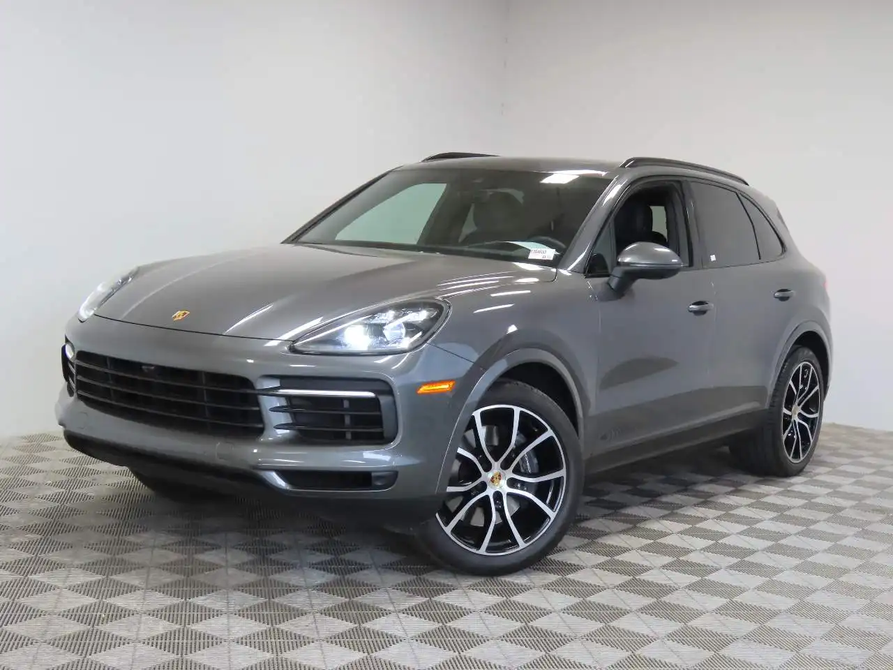2021 Porsche Cayenne Base's photo
