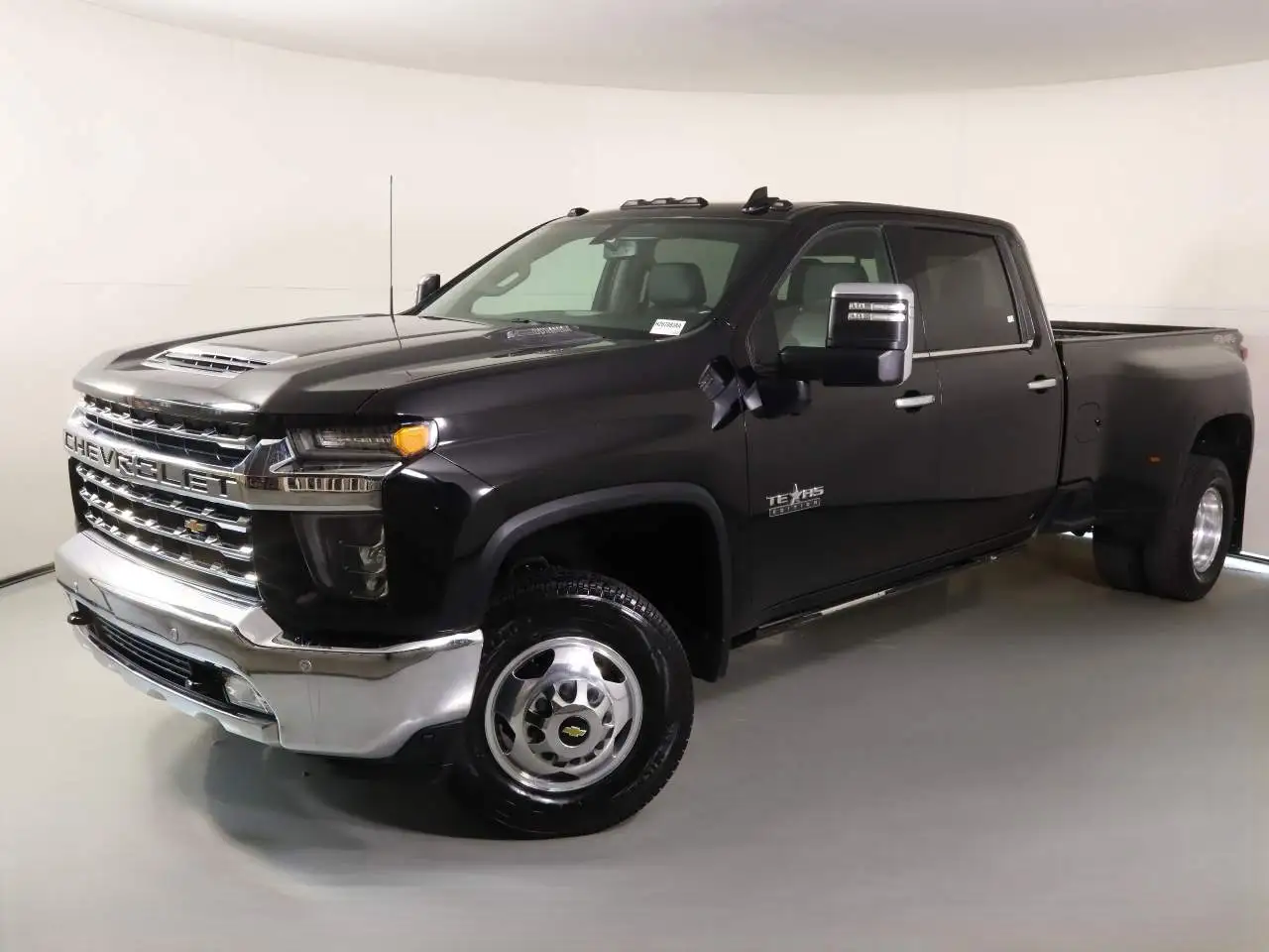 2021 Chevrolet Silverado HD LTZ 4WD Crew Cab Long Box DRW's photo