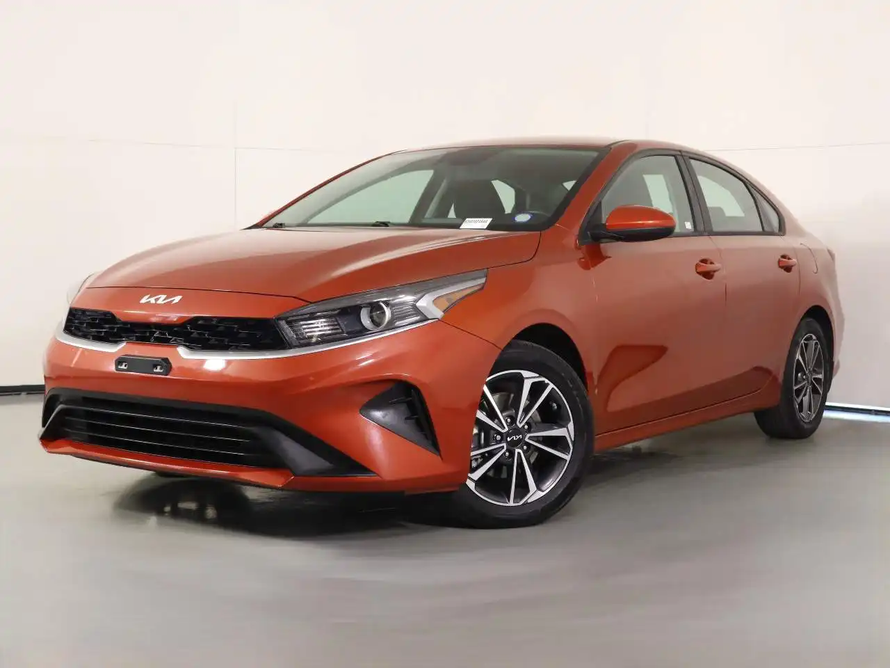 2023 Kia Forte LXS AT's photo
