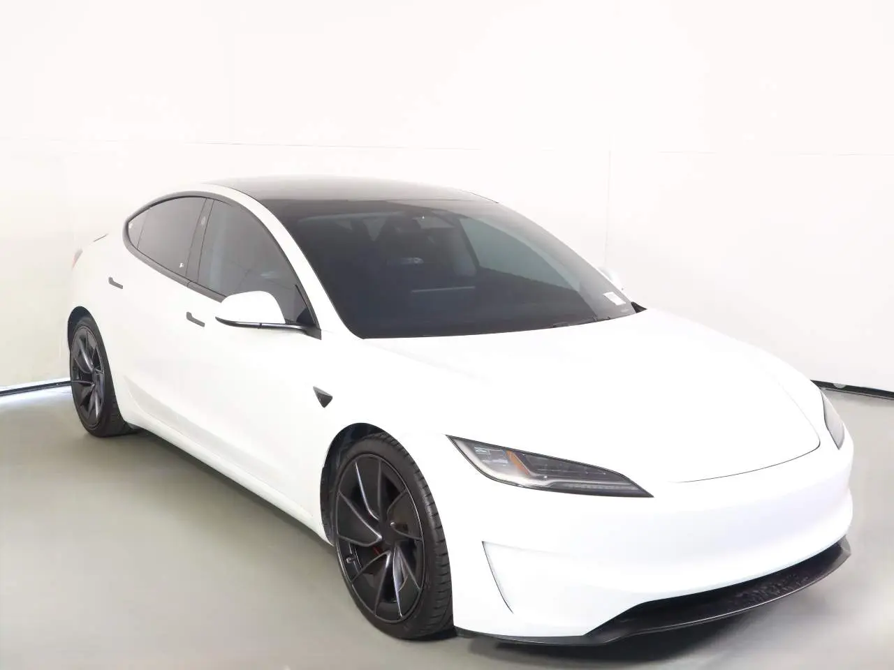 2024 Tesla Model 3 Performance photo 5