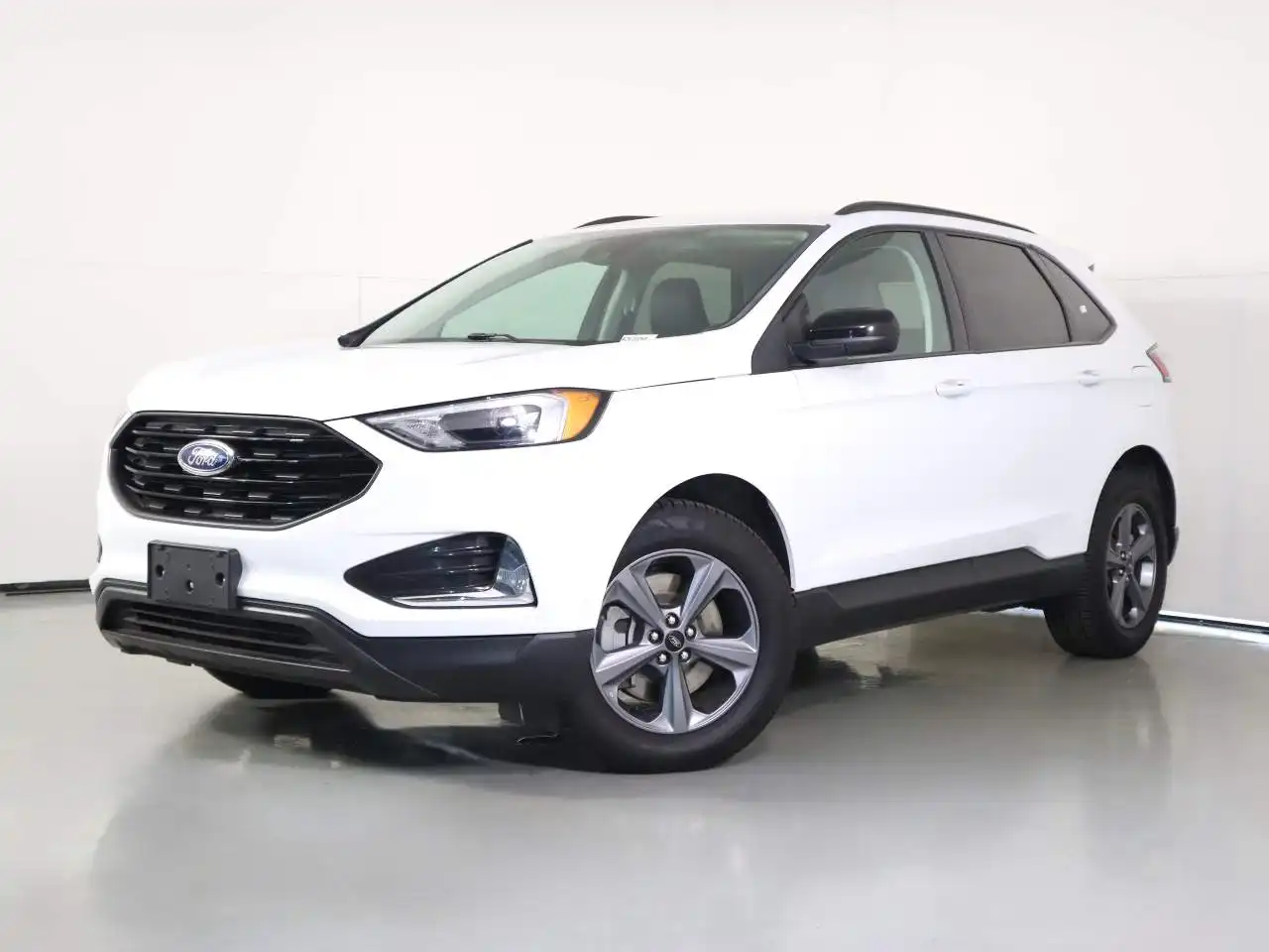 2024 Ford Edge SEL AWD's photo