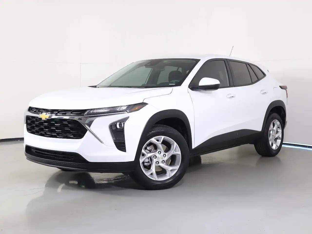 2024 Chevrolet Trax LS's photo