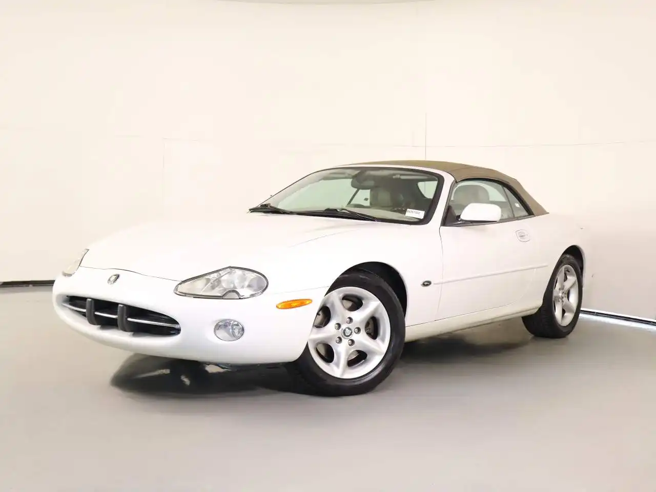 2001 Jaguar XK XK8's photo