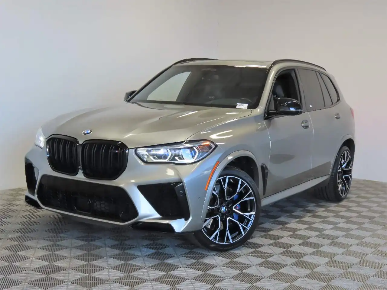 2021 BMW X5 M Base's photo