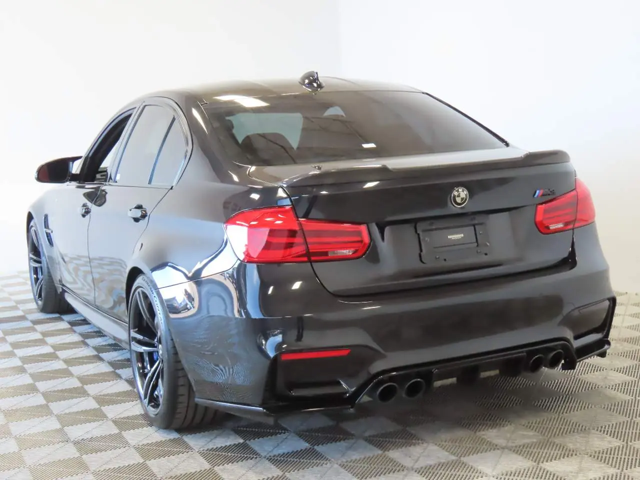 2017 BMW M3 Base photo 3
