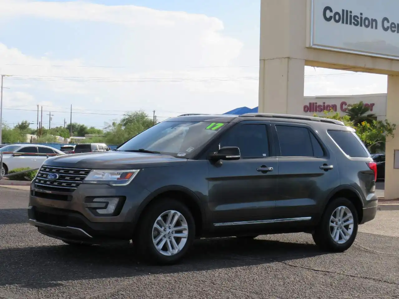 2017 Ford Explorer XLT FWD's photo