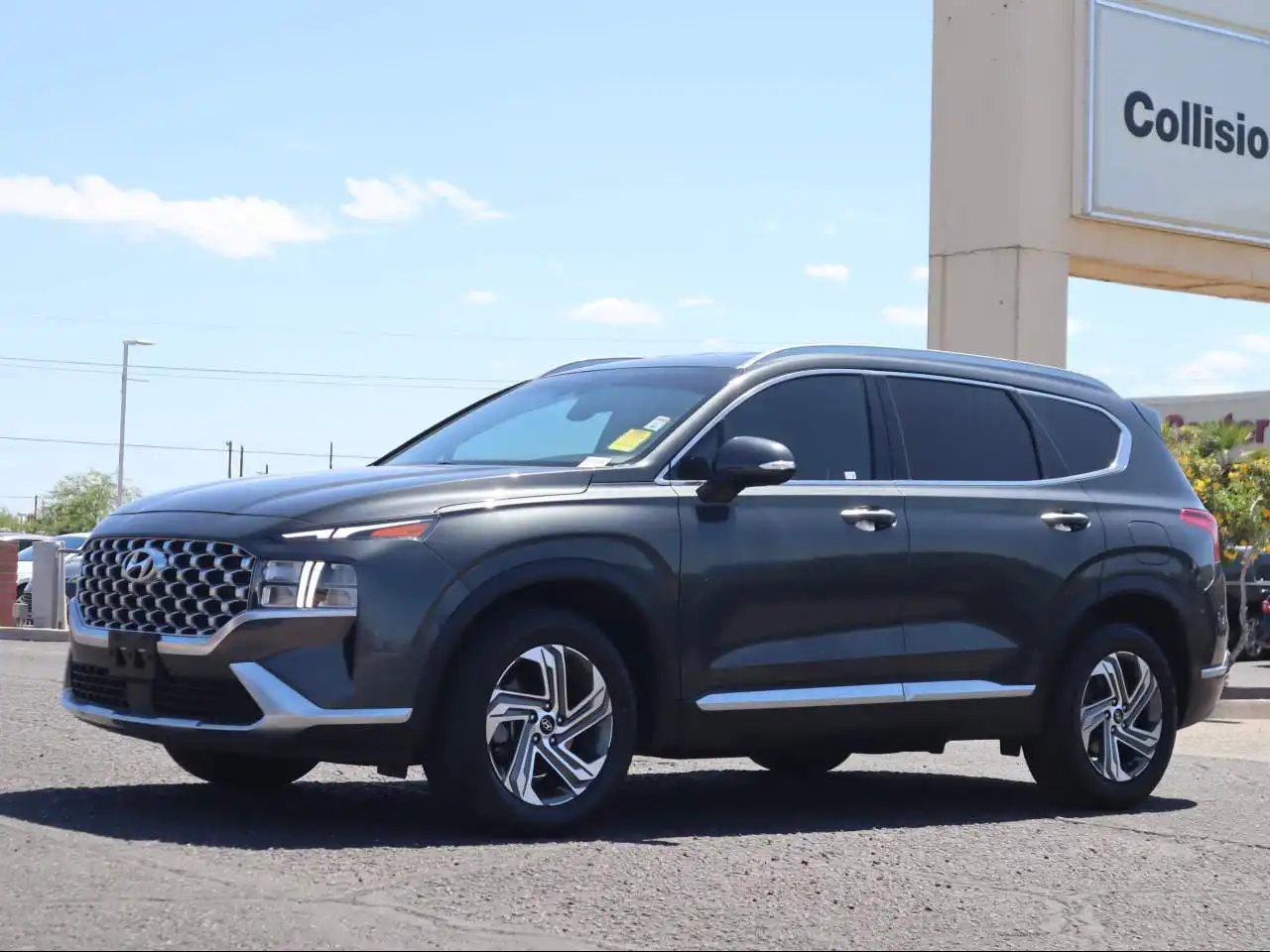 2021 Hyundai Santa Fe SEL 2.5's photo