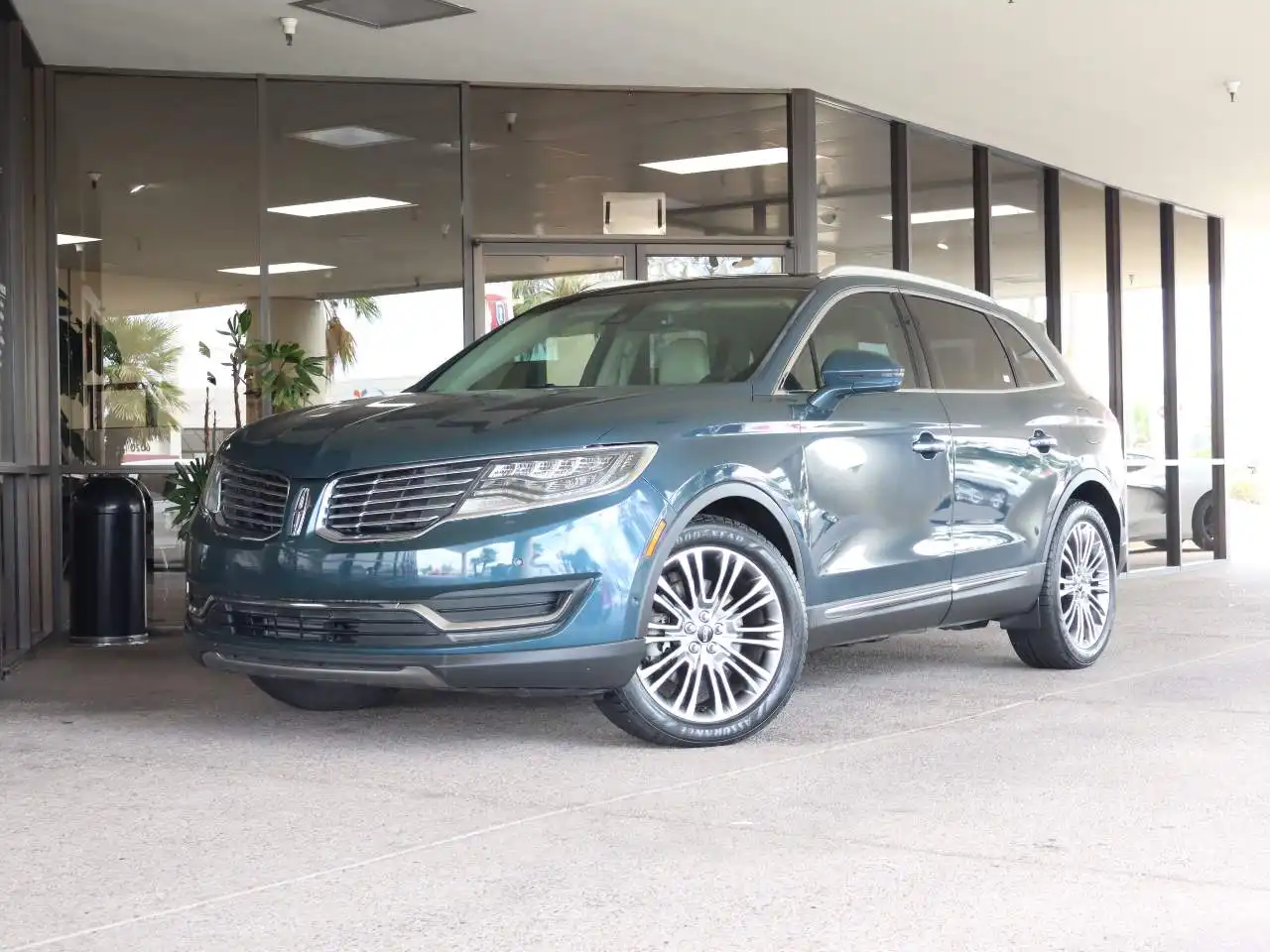 2016 Lincoln MKX Reserve FWD's photo