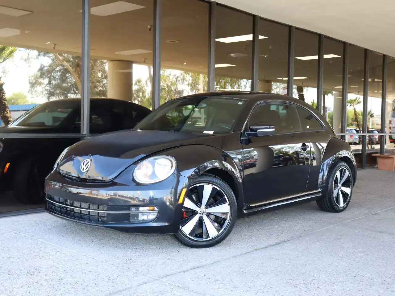 2013 Volkswagen Beetle 2.0T w/Sunroof, Sound, & Nav. MSQ's photo