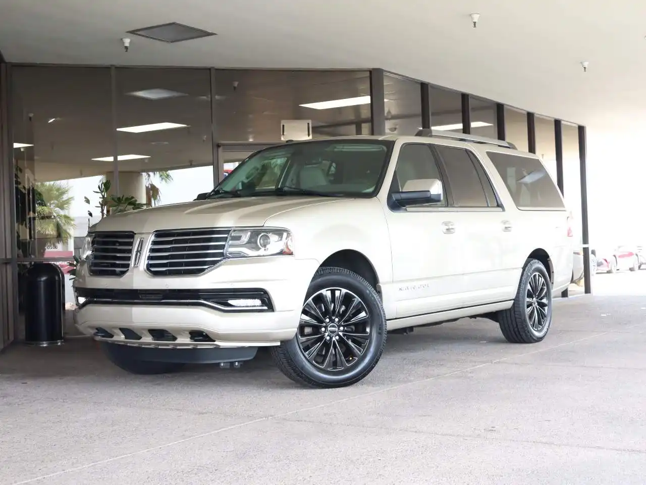 2017 Lincoln Navigator L Select's photo