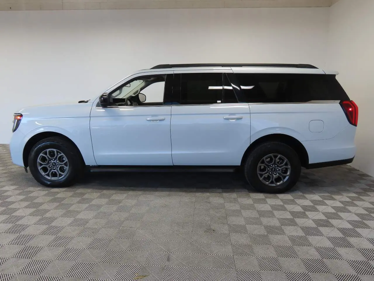 2025 Ford Expedition Active MAX photo 5