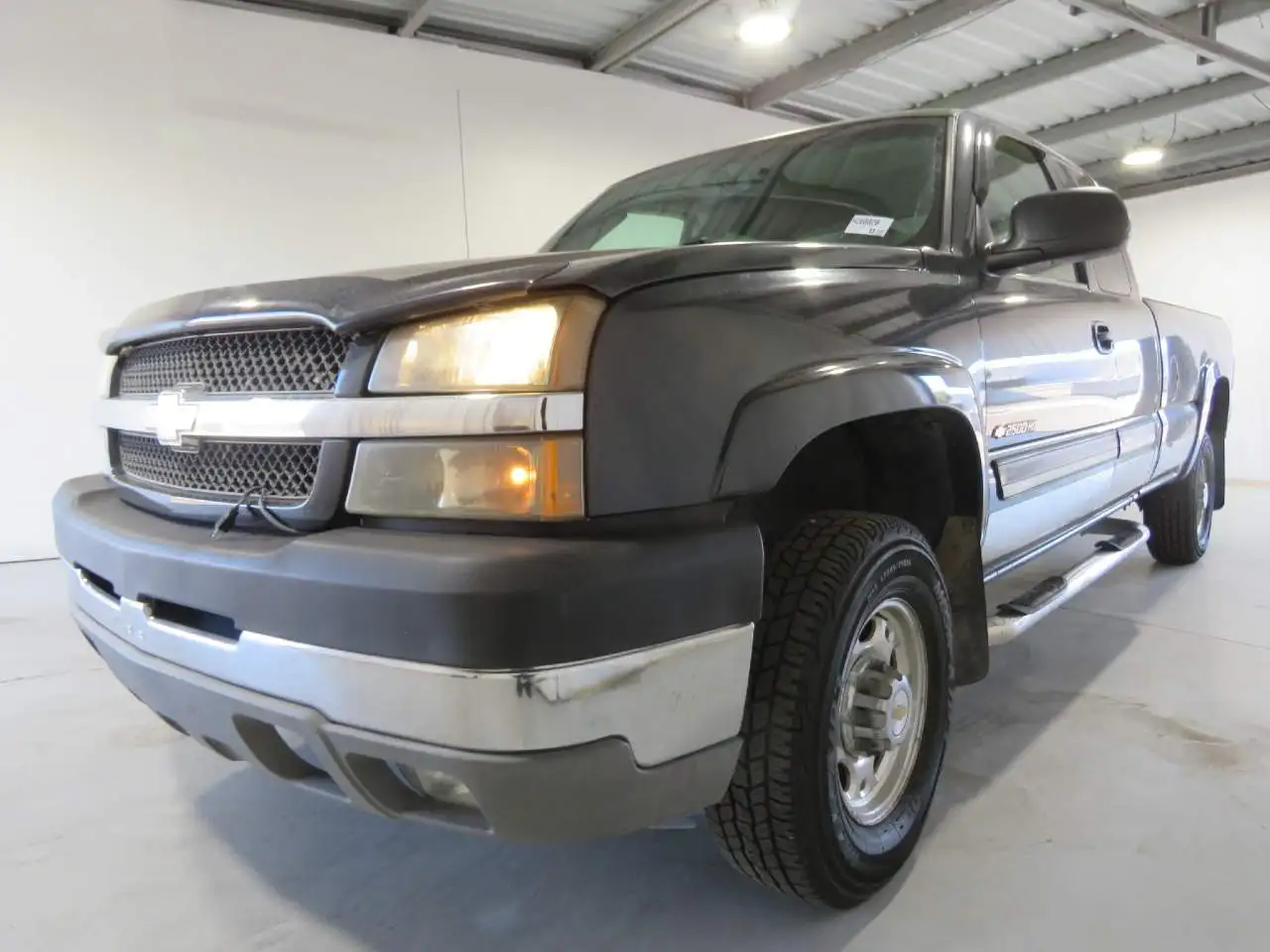 2003 Chevrolet Silverado HD 4WD Extended Cab SWB LS's photo