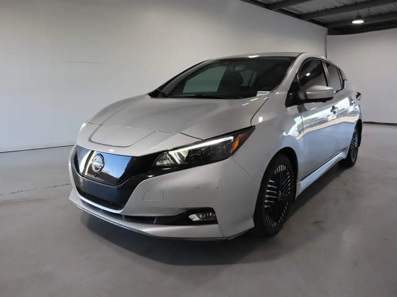 2023 Nissan Leaf SV Plus's photo
