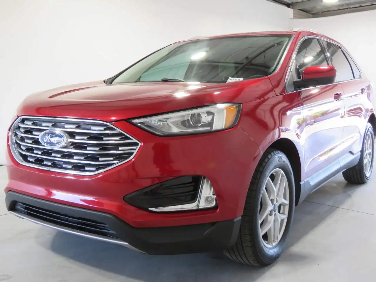 2021 Ford Edge SEL's photo