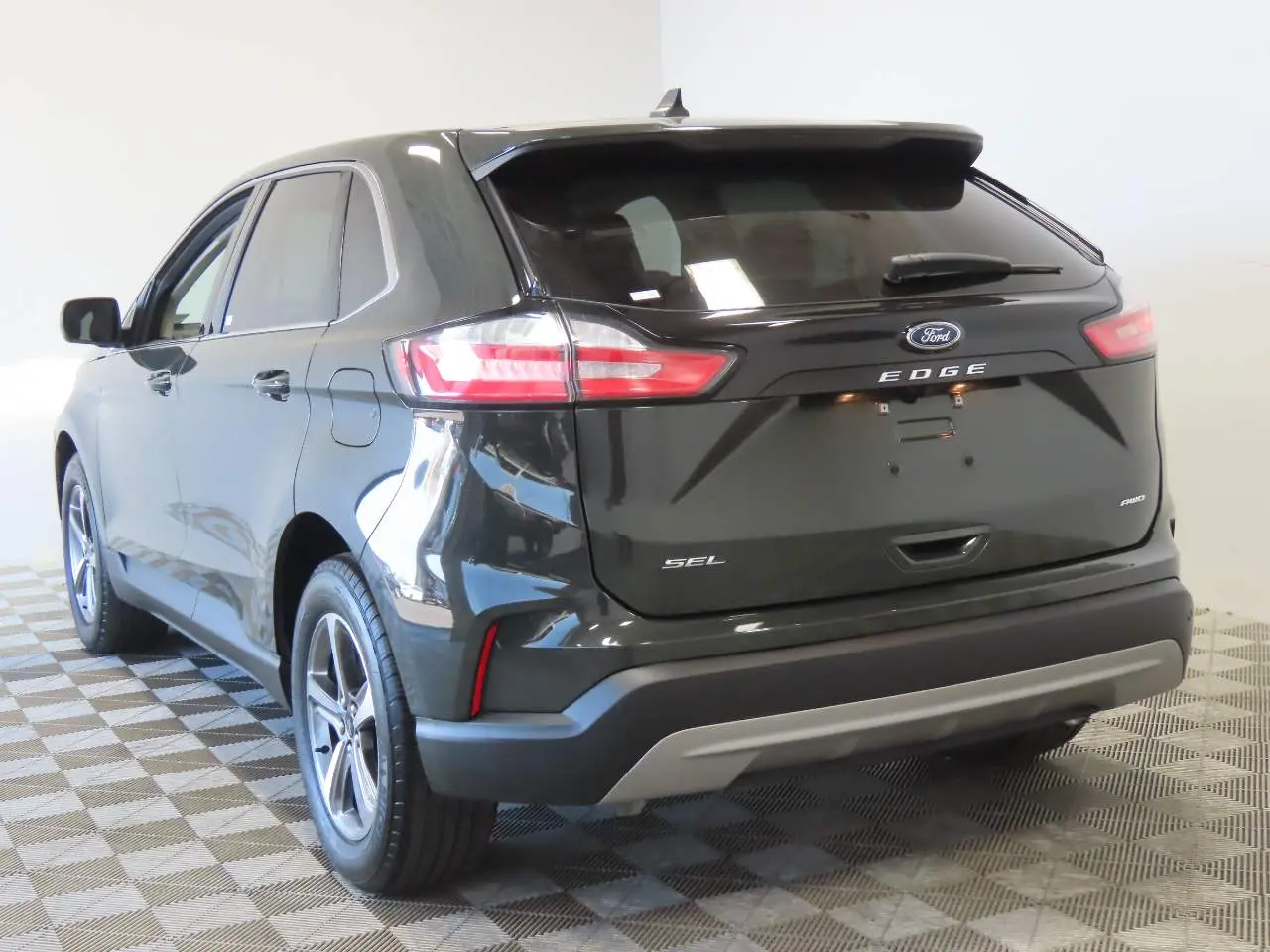 2023 Ford Edge SEL AWD photo 3