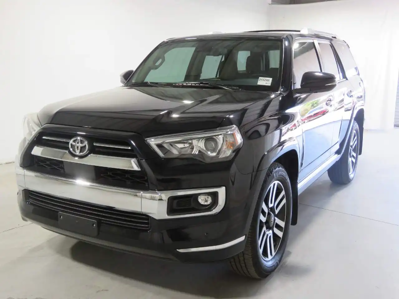 2021 Toyota 4Runner Limited RWD V6's photo