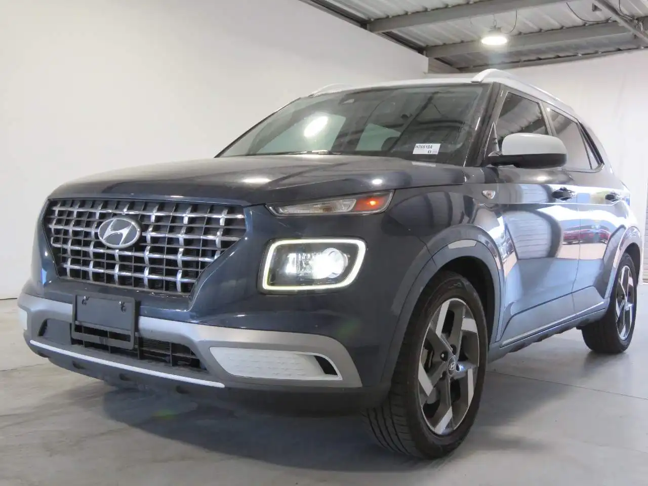 2023 Hyundai Venue Limited IVT's photo
