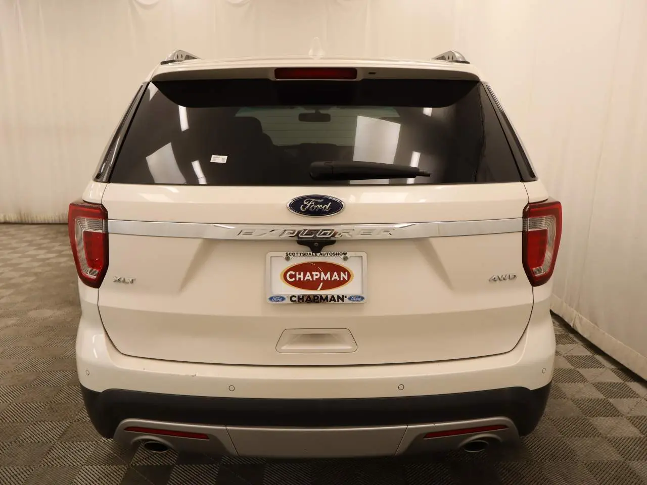 2017 Ford Explorer XLT 4WD photo 5