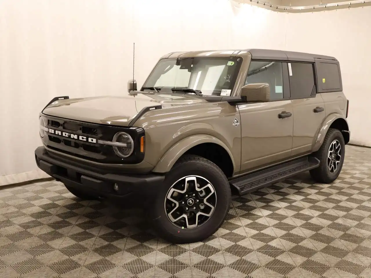 2026 Ford Bronco Outer Banks 4x4's photo