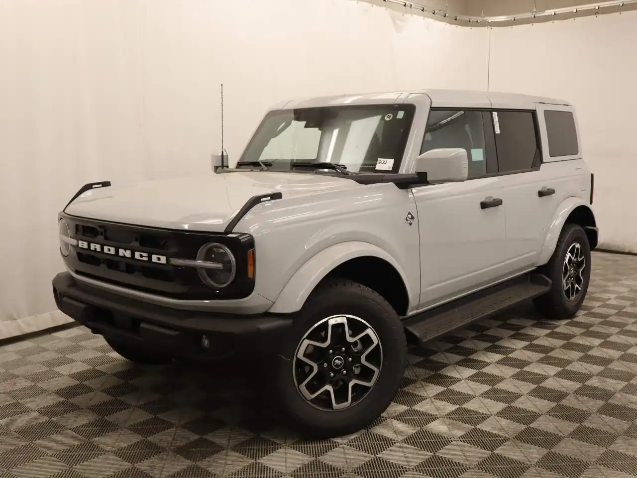 2026 Ford Bronco Outer Banks 4x4's photo