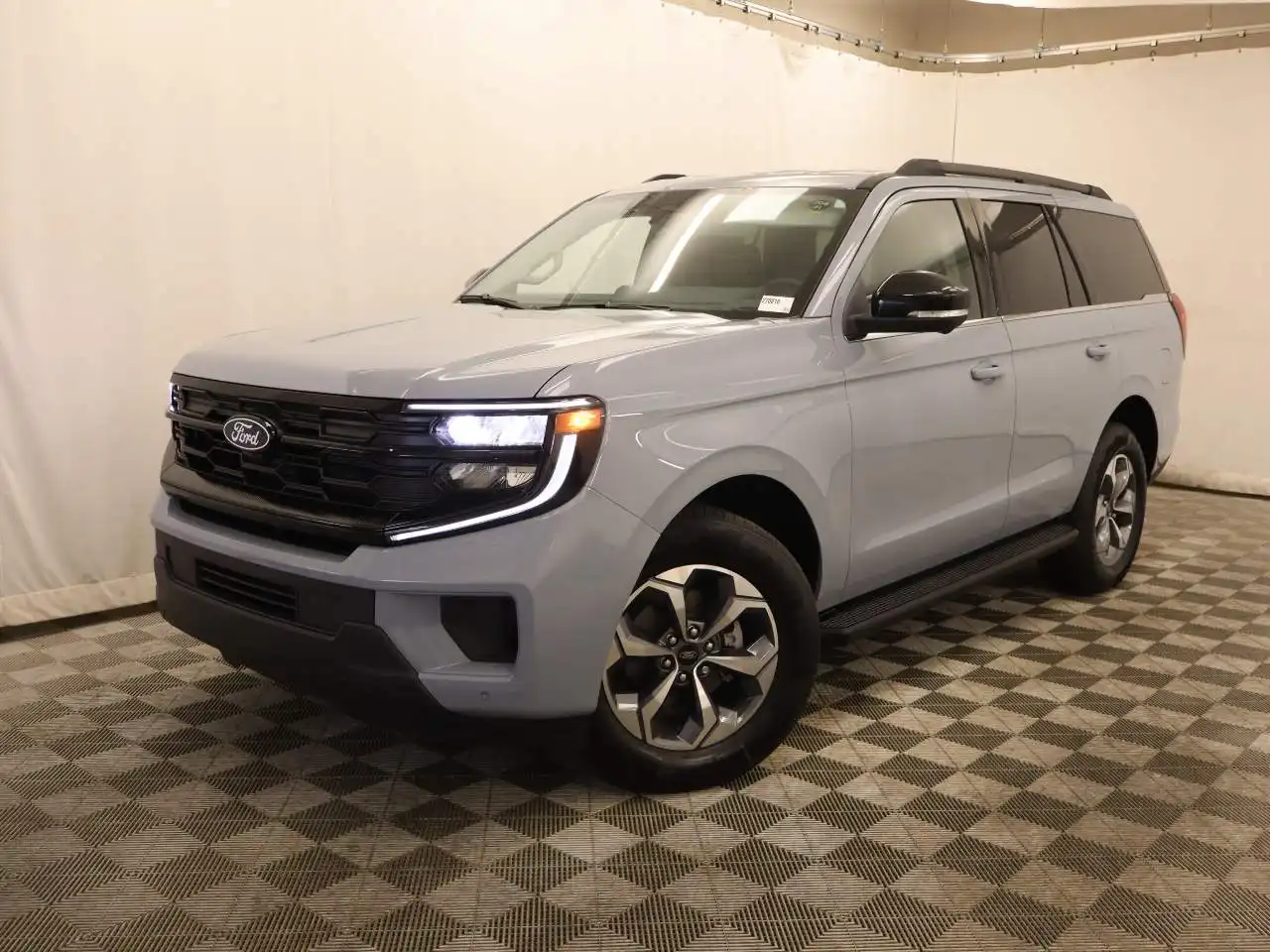 2027 Ford Expedition Active's photo