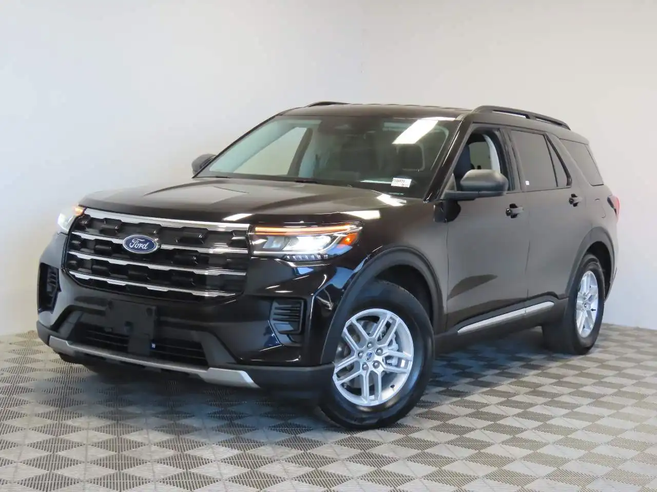 2025 Ford Explorer Active RWD (PL535)'s photo