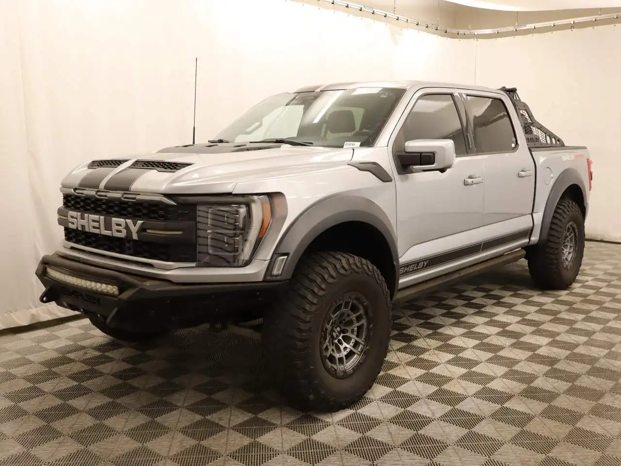 2022 Ford F-150 Raptor 4WD SuperCrew 5-1/2' Box's photo
