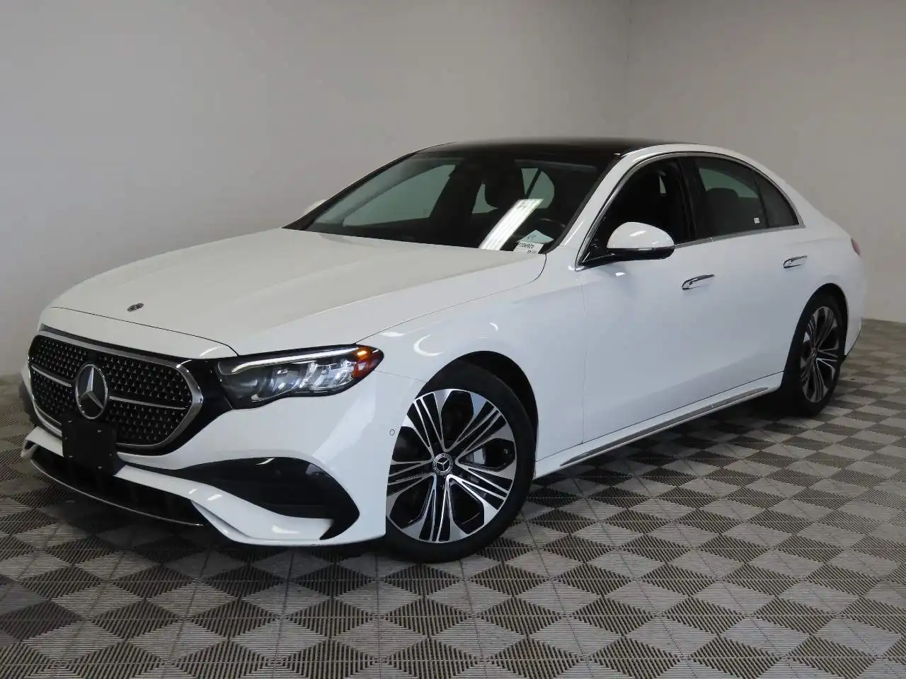 2025 Mercedes-Benz E-Class E350 4MATIC's photo