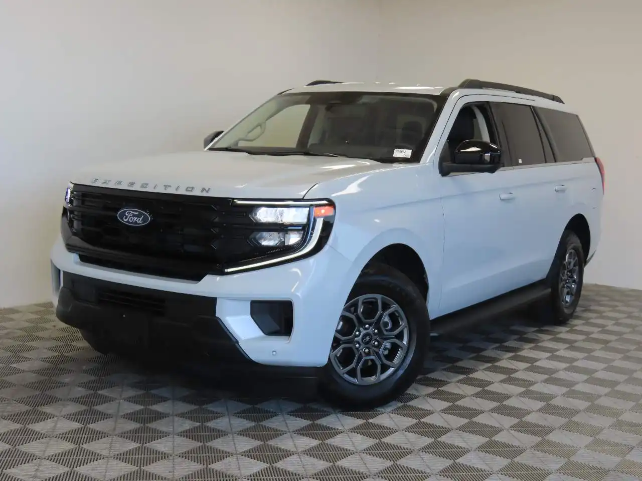 2025 Ford Expedition Active's photo