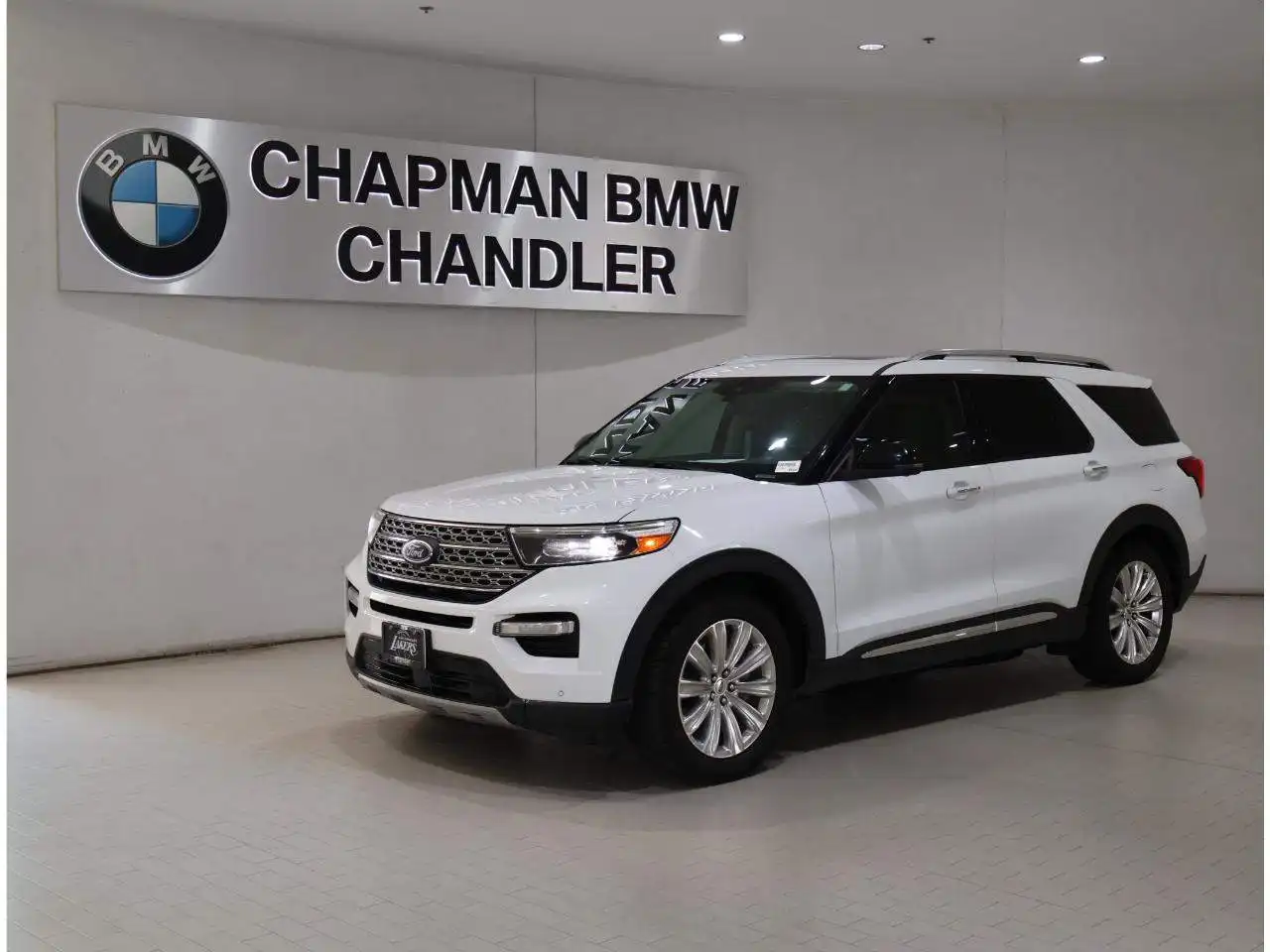 2020 Ford Explorer Limited RWD's photo