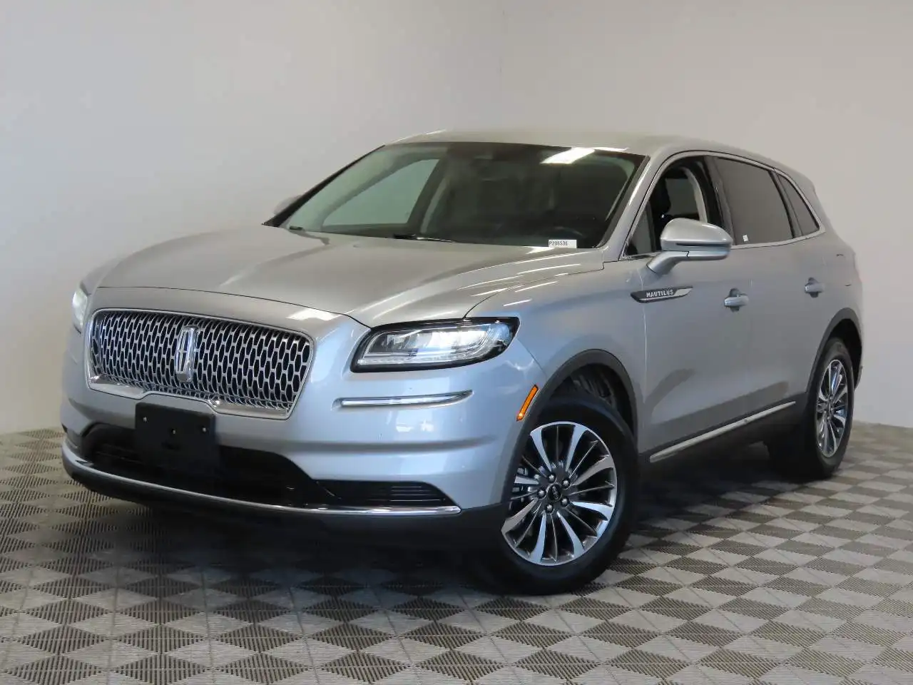 2022 Lincoln Nautilus FWD's photo