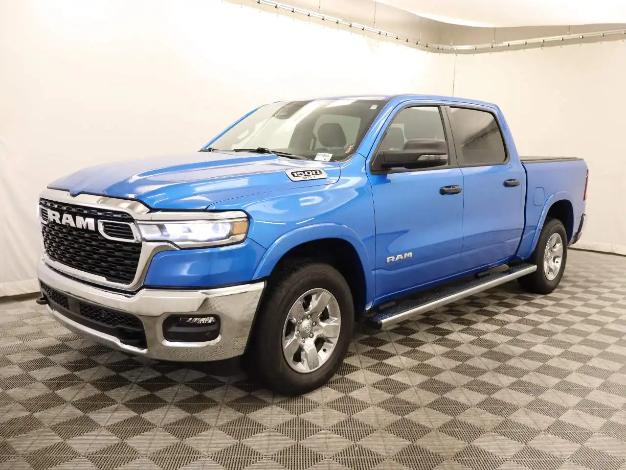 2025 RAM 1500 Big Horn/Lone Star 4x4 Crew Cab 5'7's photo