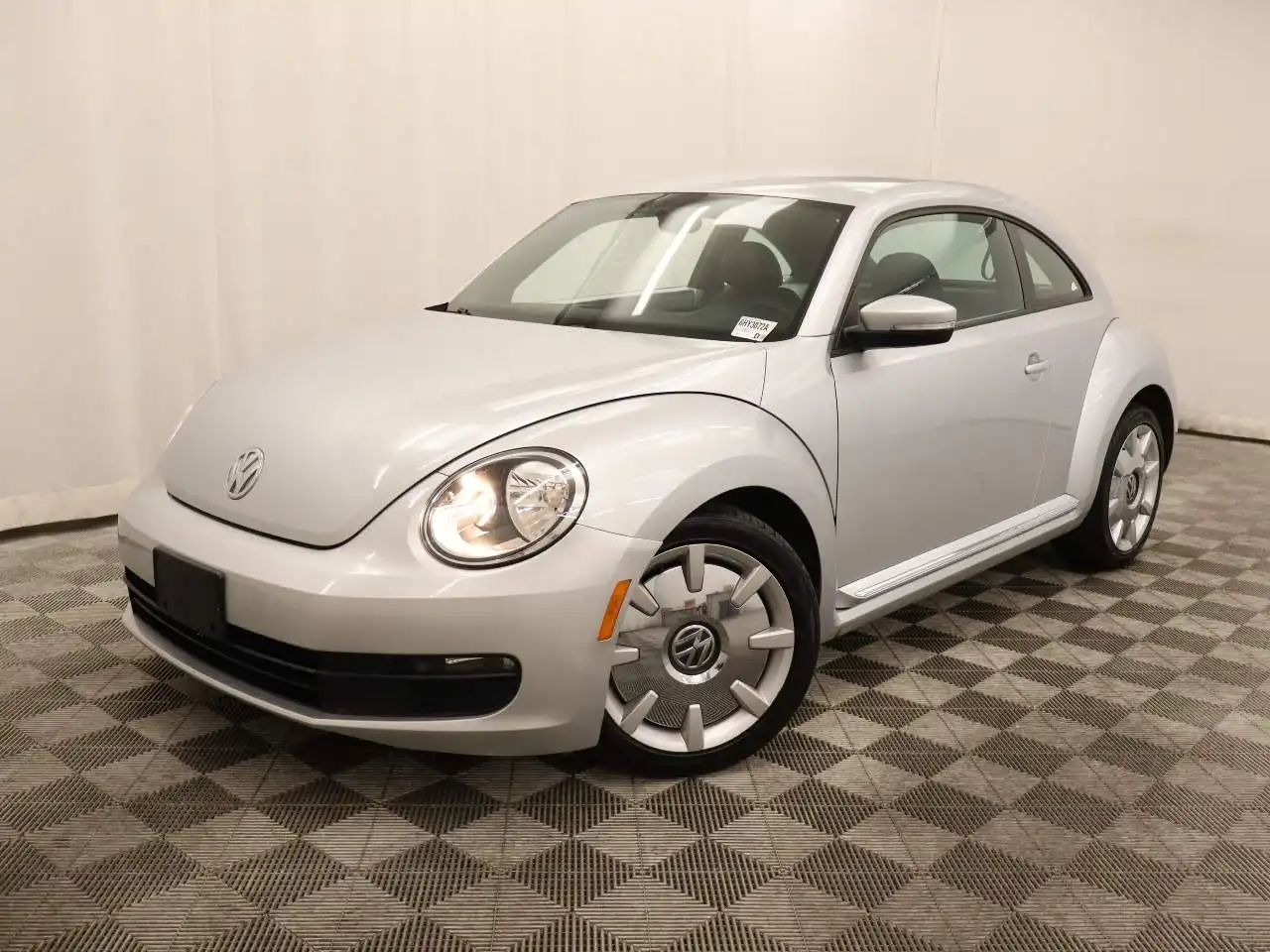 2012 Volkswagen Beetle 2.5L Auto w/Sunroof, Sound & Nav. PZEV's photo