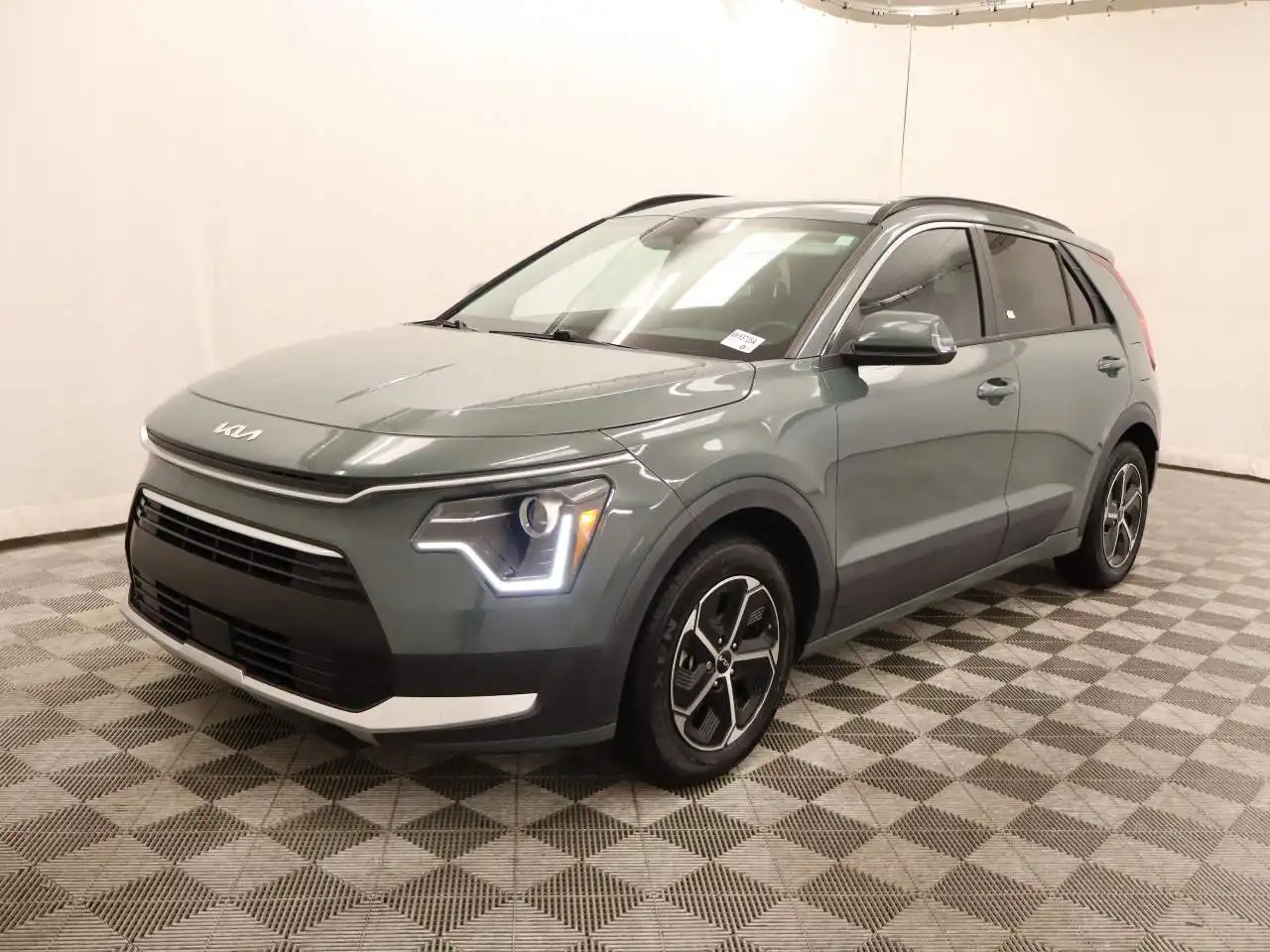 2023 Kia Niro Hybrid EX's photo