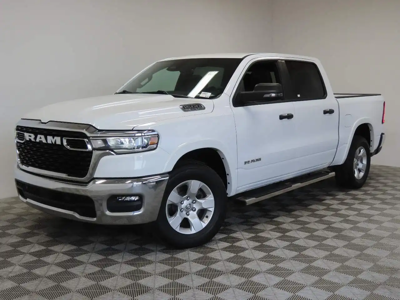 2025 RAM 1500 Big Horn/Lone Star 4x4 Crew Cab 5'7's photo